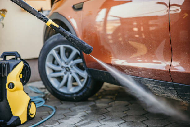 Best Garage Pressure Washing  in Guttenberg, IA