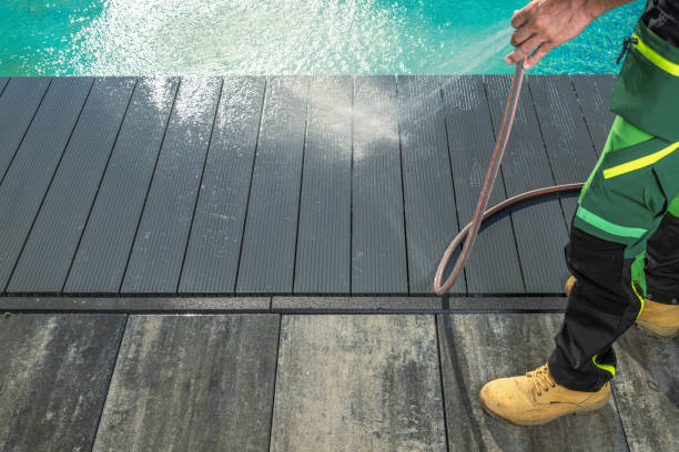 Best Deck Pressure Washing  in Guttenberg, IA
